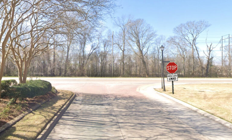 Nicholson At University Club Traffic Light LADOTD The Sadvocate St. George